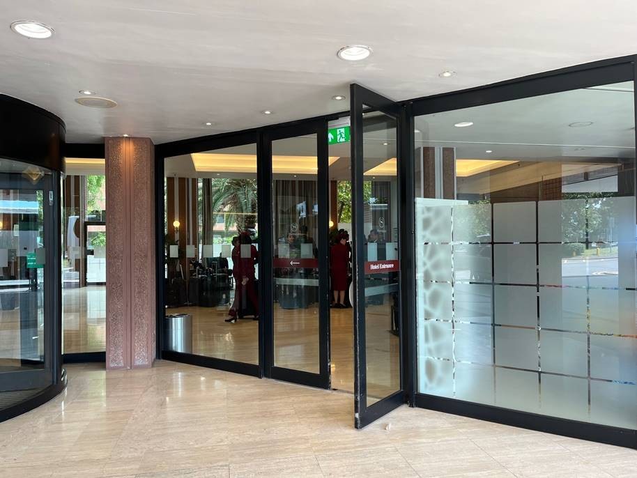Automatic Gates & Doors / Industrial & Garage Doors & Shutters / Traffic Barriers